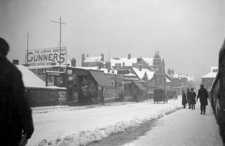 Winter snow in the High Street - c 1915
