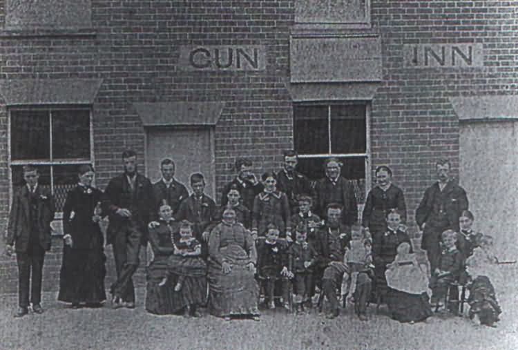 The Hemsleys at Gun Inn - c 1895