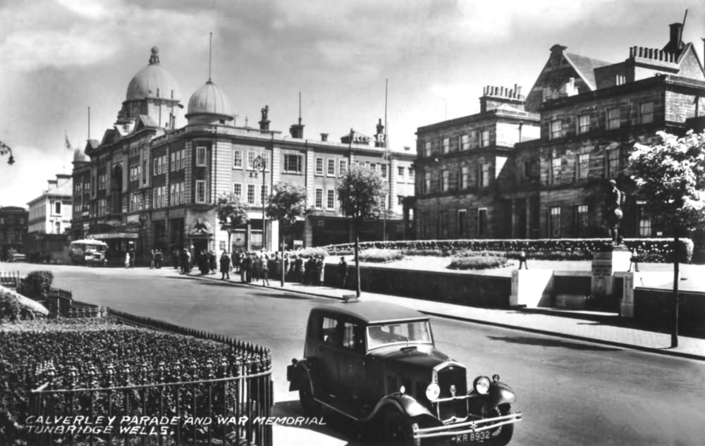 Calverley Parade and War Memorial - 1933