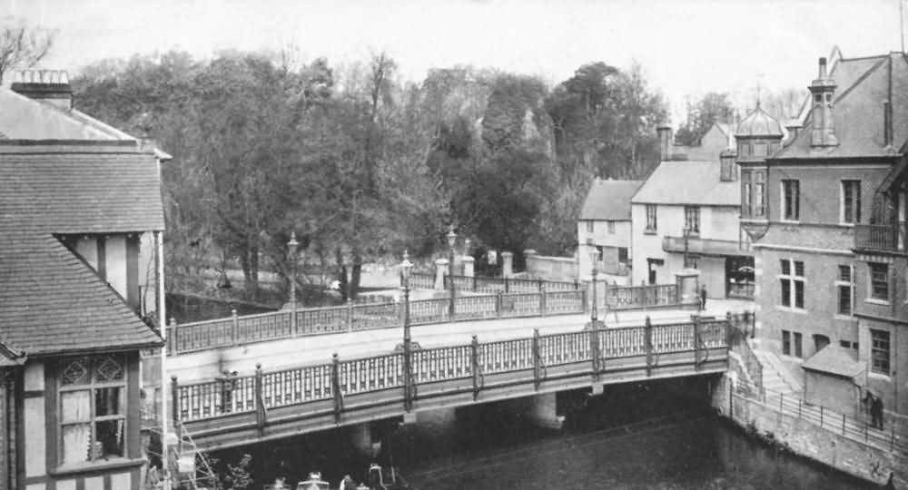 Town Bridge and Entrance to the Castle Grounds - 1905