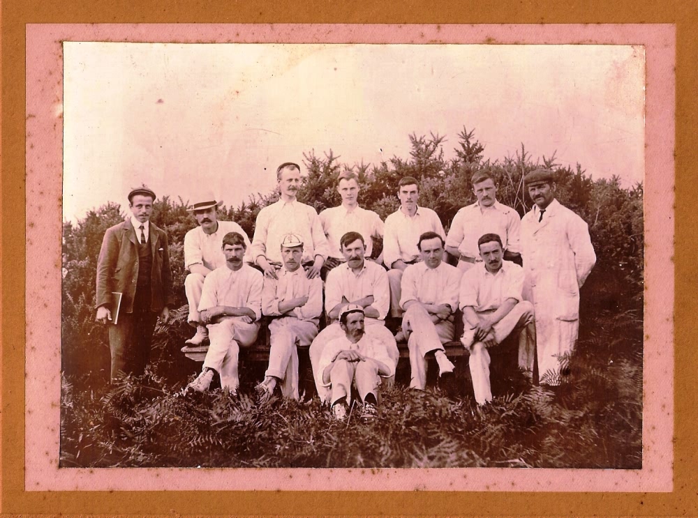 Cricket team<br />Walter Canfield centre back row - c 1912